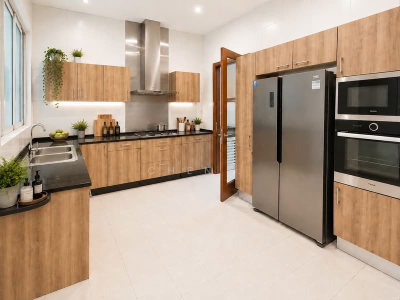 Extensive Variety of Landed House, Namly Crescent, 6 Bedrooms, 4,400 sqft, Semi-Detached House For Rent, by CHEN ., 500196861 - Kitchen - PropertyGuru.com.sg