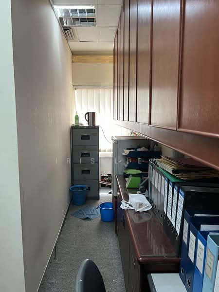 United House, 20 Kramat Lane, 450 sqft, Office For Rent, by Iris Liew, 500196864 - pantry - CommercialGuru.com.sg