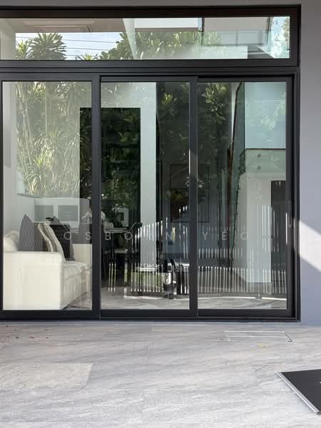 ☎️ D27 Jalan Sankam, TOP New Freehold 3.5 Storey with Lift 🌊 Serene enclave, Seaside & Park nearby!, Jalan Sankam, 6 Bedrooms, 4,834 sqft, Terraced House For Sale, by Osborn Yeo, 500196871 - Living Room - PropertyGuru.com.sg