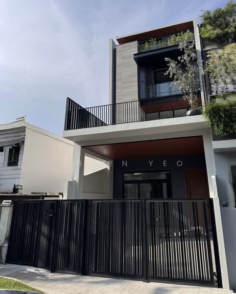 ☎️ D27 Jalan Sankam, TOP New Freehold 3.5 Storey with Lift 🌊 Serene enclave, Seaside & Park nearby!, Jalan Sankam, 6 Bedrooms, 4,834 sqft, Terraced House For Sale, by Osborn Yeo, 500196871 - Exterior - PropertyGuru.com.sg