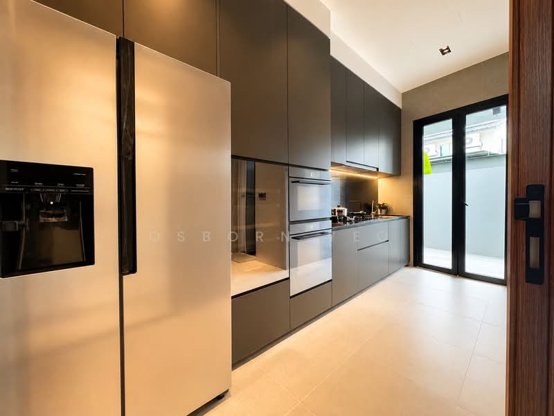 ☎️ Newly TOP Freehold 3.5 Storey with Lift | Serene enclave, Seaside & Park Nearby!, Jalan Sankam, 6 Bedrooms, 4,834 sqft, Terraced House For Sale, by Osborn Yeo, 500196871 - Kitchen - PropertyGuru.com.sg