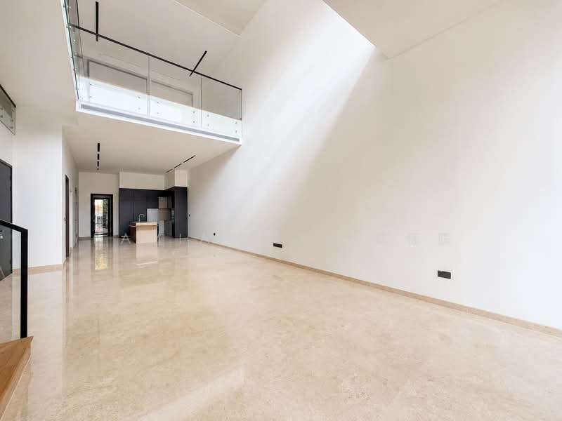 ⭐️JUST TOP⭐️RARE BRAND NEW 3.5-STY TERRACE NEAR HILLVIEW MRT STN⭐️MASSIVE BUILT-UP W/ 6 BEDROOMS⭐️, Hillview Crescent Jalan Remaja Gumilang Chu Lin Yen Dermawan Intan Zamrud Elizabeth Phoenix Hazel Park Cashew Chestnut Almond Suasa Pakis Emas Urai Asas Tekad Siap Tumpu Uji Shamah Selanting Layang Kakatua Merbok Yuk Tong Kismis Eng Kong Toh Tuck Tin, 6 Bedrooms, 7,240 sqft, Terraced House For Sale, by Damian Tan 陈係赈, 500196875 - Double Volume Ceiling Living & Dining - PropertyGuru.com.sg