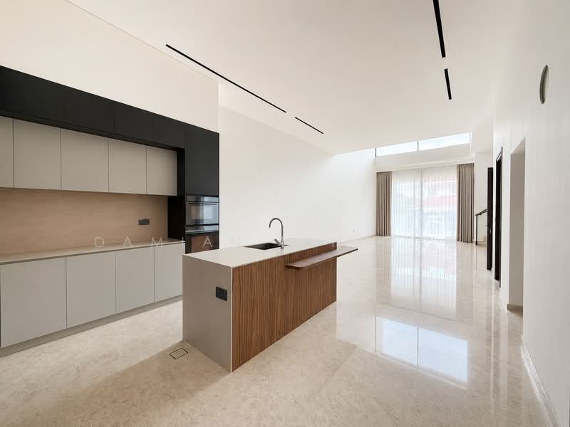 ⭐️JUST TOP⭐️RARE BRAND NEW 3.5-STY TERRACE NEAR HILLVIEW MRT STN⭐️MASSIVE BUILT-UP W/ 6 BEDROOMS⭐️, Hillview Crescent Jalan Remaja Gumilang Chu Lin Yen Dermawan Intan Zamrud Elizabeth Phoenix Hazel Park Cashew Chestnut Almond Suasa Pakis Emas Urai Asas Tekad Siap Tumpu Uji Shamah Selanting Layang Kakatua Merbok Yuk Tong Kismis Eng Kong Toh Tuck Tin, 6 Bedrooms, 7,240 sqft, Terraced House For Sale, by Damian Tan 陈係赈, 500196875 - Dry Kitchen - PropertyGuru.com.sg