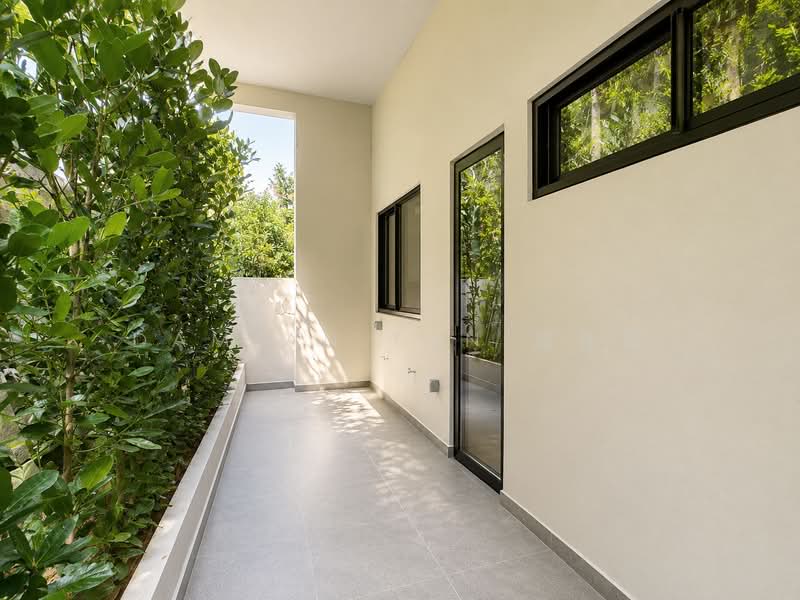 ⭐️JUST TOP⭐️RARE BRAND NEW 3.5-STY TERRACE NEAR HILLVIEW MRT STN⭐️MASSIVE BUILT-UP W/ 6 BEDROOMS⭐️, Hillview Crescent Jalan Remaja Gumilang Chu Lin Yen Dermawan Intan Zamrud Elizabeth Phoenix Hazel Park Cashew Chestnut Almond Suasa Pakis Emas Urai Asas Tekad Siap Tumpu Uji Shamah Selanting Layang Kakatua Merbok Yuk Tong Kismis Eng Kong Toh Tuck Tin, 6 Bedrooms, 7,240 sqft, Terraced House For Sale, by Damian Tan 陈係赈, 500196875 - Yard - PropertyGuru.com.sg