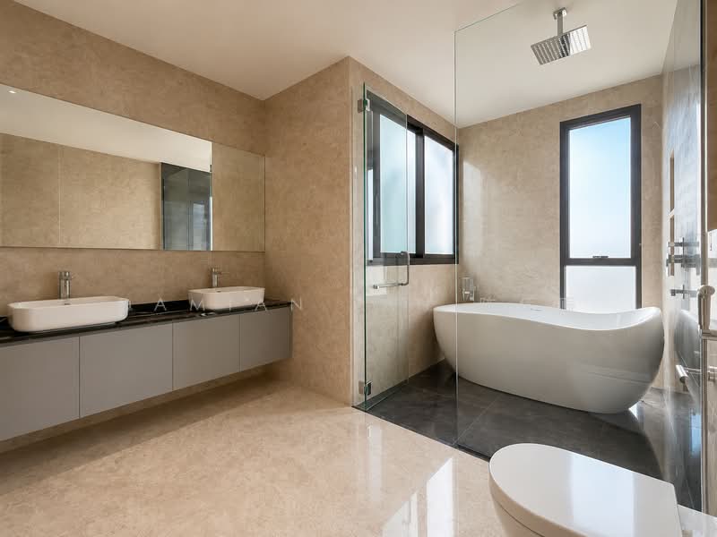 ⭐️JUST TOP⭐️RARE BRAND NEW 3.5-STY TERRACE NEAR HILLVIEW MRT STN⭐️MASSIVE BUILT-UP W/ 6 BEDROOMS⭐️, Hillview Crescent Jalan Remaja Gumilang Chu Lin Yen Dermawan Intan Zamrud Elizabeth Phoenix Hazel Park Cashew Chestnut Almond Suasa Pakis Emas Urai Asas Tekad Siap Tumpu Uji Shamah Selanting Layang Kakatua Merbok Yuk Tong Kismis Eng Kong Toh Tuck Tin, 6 Bedrooms, 7,240 sqft, Terraced House For Sale, by Damian Tan 陈係赈, 500196875 - Master Bath - PropertyGuru.com.sg