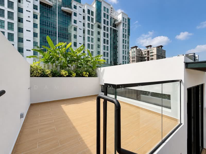 ⭐️JUST TOP⭐️RARE BRAND NEW 3.5-STY TERRACE NEAR HILLVIEW MRT STN⭐️MASSIVE BUILT-UP W/ 6 BEDROOMS⭐️, Hillview Crescent Jalan Remaja Gumilang Chu Lin Yen Dermawan Intan Zamrud Elizabeth Phoenix Hazel Park Cashew Chestnut Almond Suasa Pakis Emas Urai Asas Tekad Siap Tumpu Uji Shamah Selanting Layang Kakatua Merbok Yuk Tong Kismis Eng Kong Toh Tuck Tin, 6 Bedrooms, 7,240 sqft, Terraced House For Sale, by Damian Tan 陈係赈, 500196875 - Roof Terrace @ Roof Level - PropertyGuru.com.sg