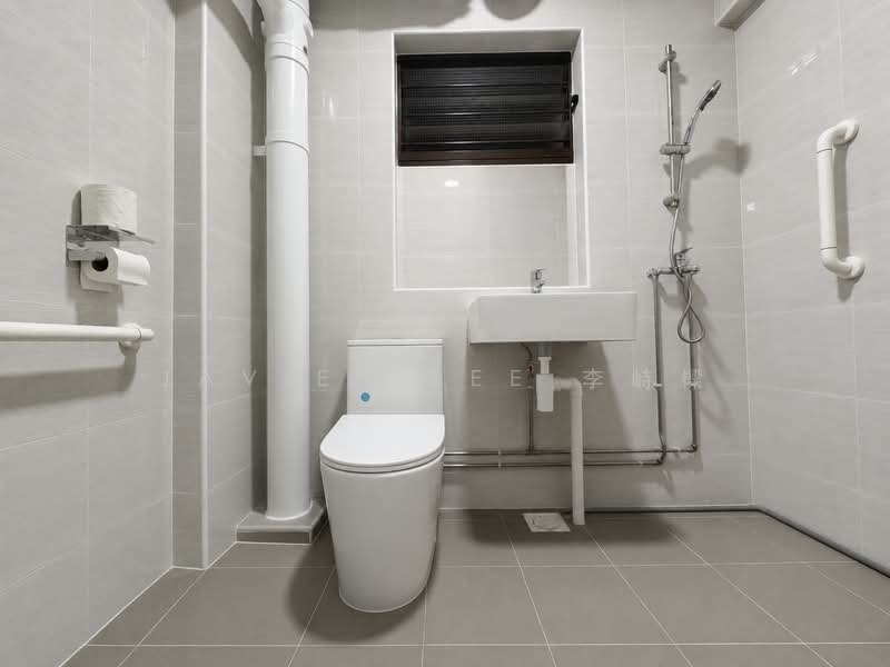 393 Tampines Avenue 7, 393 Tampines Avenue 7, 4 Bedrooms, 1,367 sqft, HDB Flat For Sale, by Javien Lee 李峙樑, 500196877 - Bathroom - PropertyGuru.com.sg