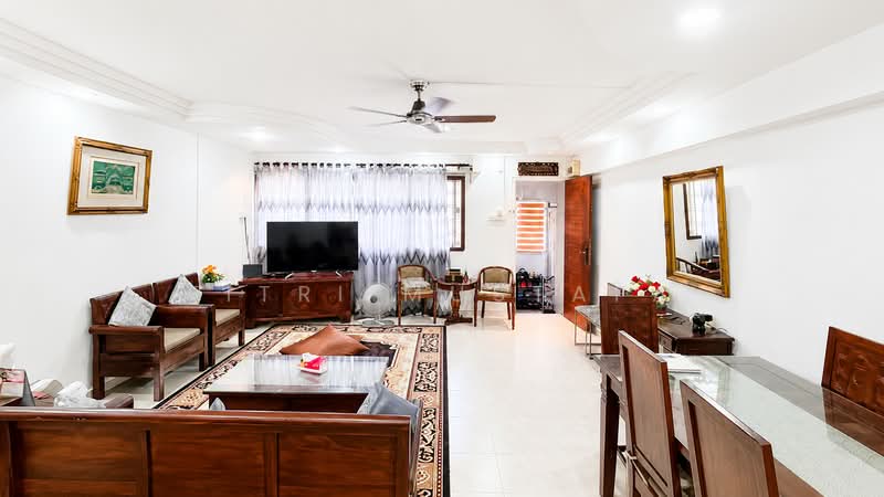 221 Tampines Street 24, 221 Tampines Street 24, 3 Bedrooms, 1,162 sqft, HDB Flat For Sale, by Fitri Mustafa, 500196881 - Living Room - PropertyGuru.com.sg