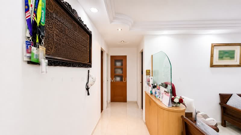 221 Tampines Street 24, 221 Tampines Street 24, 3 Bedrooms, 1,162 sqft, HDB Flat For Sale, by Fitri Mustafa, 500196881 - Corridor - PropertyGuru.com.sg