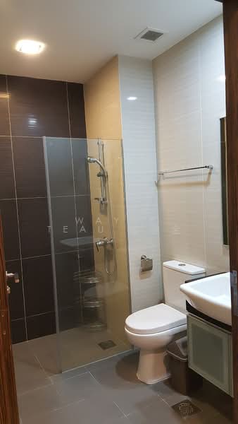Suites at Bukit Timah, 68 Jalan Jurong Kechil, 1 Bedroom, 399 sqft, Condominium For Rent, by Wayne Teau 张健全, 500196892 - Bathroom - PropertyGuru.com.sg