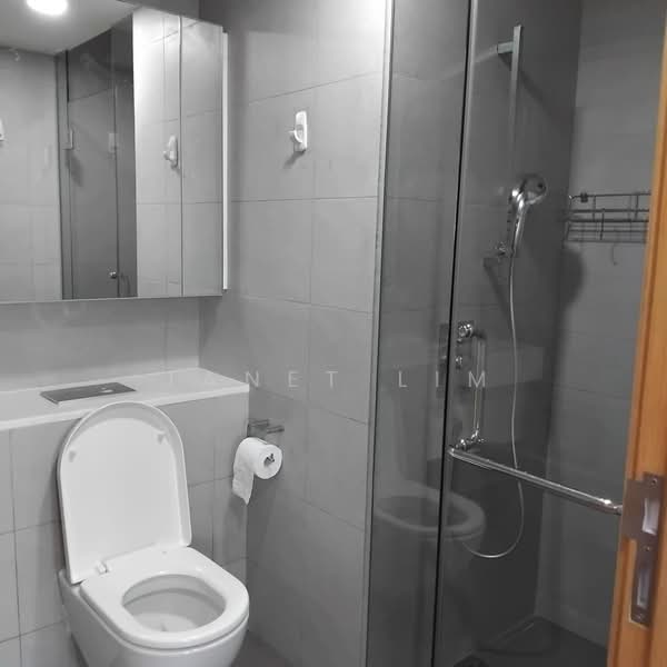 Eight Riversuites, 2 Whampoa East, 1 Bedroom, 441 sqft, Condominium For Rent, by Janet Lim, 500196894 - Bathroom - PropertyGuru.com.sg