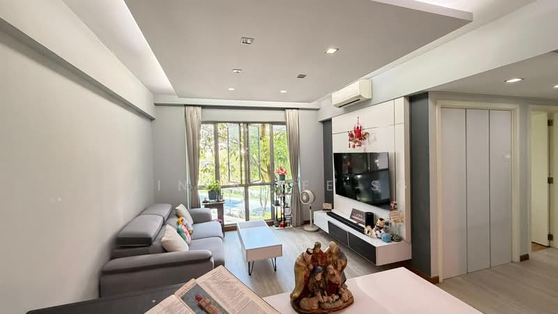 Whitewater, 25 Pasir Ris Street 72, 3 Bedrooms, 1,141 sqft, Condominium For Sale, by Linda Lee SG, 500196900 - Living Room - PropertyGuru.com.sg