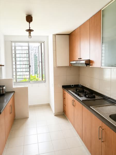 Casablanca, 21 Rosewood Drive, 2 Bedrooms, 904 sqft, Condominium For Sale, by Delvin Ong, 500196914 - Kitchen - PropertyGuru.com.sg