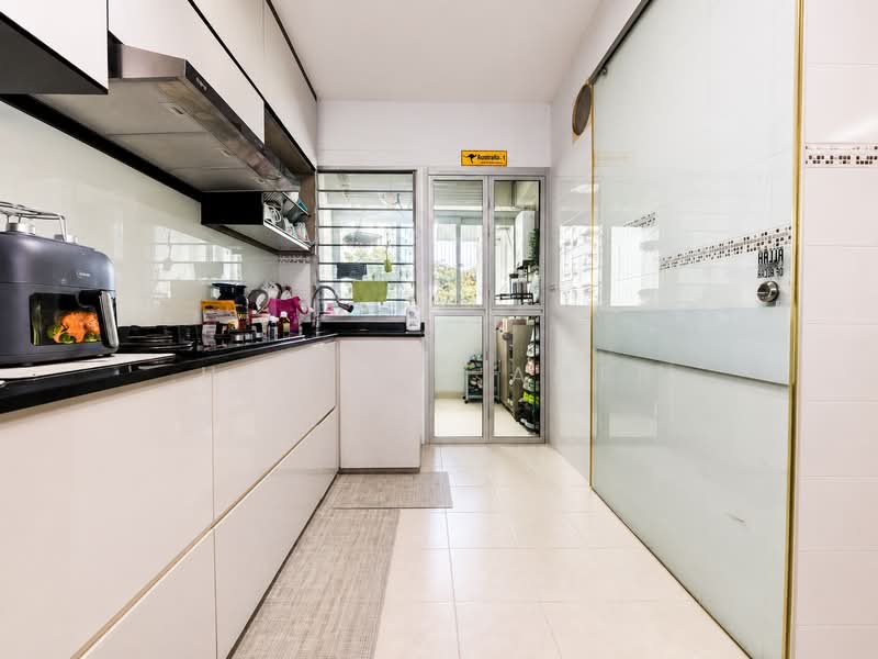 210B Compassvale Lane, 210B Compassvale Lane, 3 Bedrooms, 1,001 sqft, HDB Flat For Sale, by Hafiqal Amer, 500196926 - Kitchen - PropertyGuru.com.sg
