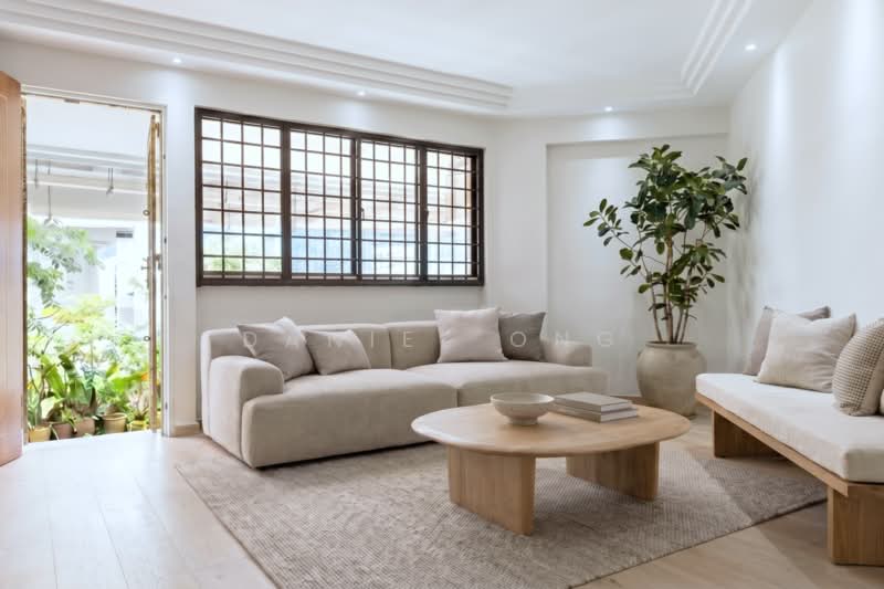 102 Serangoon North Avenue 1, 102 Serangoon North Avenue 1, 2 Bedrooms, 818 sqft, HDB Flat For Sale, by Daniel Ong, 500196956 - Living Room - PropertyGuru.com.sg
