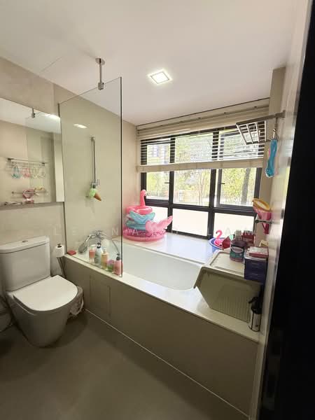 NV Residences, 85 Pasir Ris Grove, 4 Bedrooms, 1,453 sqft, Condominium For Sale, by Leonard Lam, 500196963 - Bathroom - PropertyGuru.com.sg