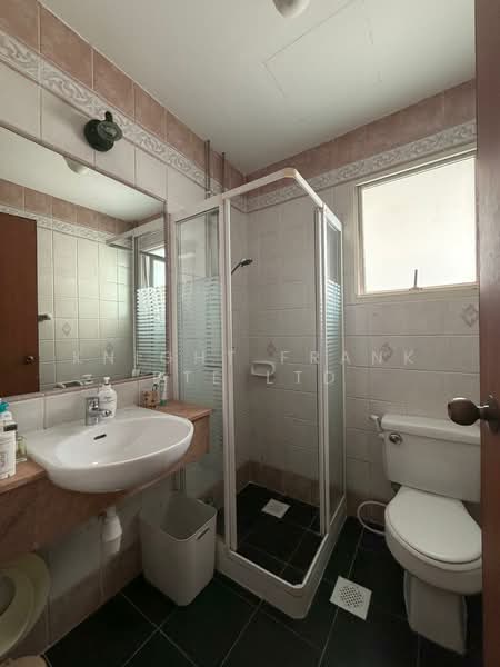 Parbury Hill Condominium, 32 Parbury Avenue, 3 Bedrooms, 1,787 sqft, Condominium For Sale, by ELAINE CHIA, 500196967 - Bathroom - PropertyGuru.com.sg
