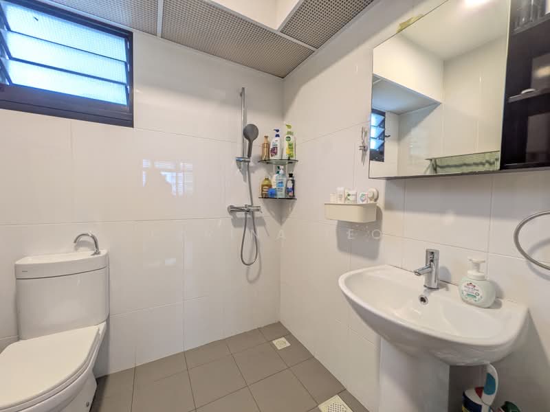 114B Alkaff Crescent, 114B Alkaff Crescent, 2 Bedrooms, 732 sqft, HDB Flat For Sale, by Carina Teo, 500196968 - Bathroom - PropertyGuru.com.sg