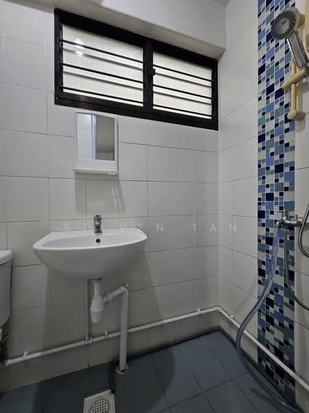 188 Bishan Street 13, 188 Bishan Street 13, Room Rental, 150 sqft, HDB Flat For Rent, by Steven Tan, 500197017 - Bathroom - PropertyGuru.com.sg