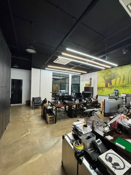 Tradehub 21, 26 Boon Lay Way, 3,617 sqft, Light Industrial (B1) For Rent, by Ben Chew, 500197026 - Interior - CommercialGuru.com.sg