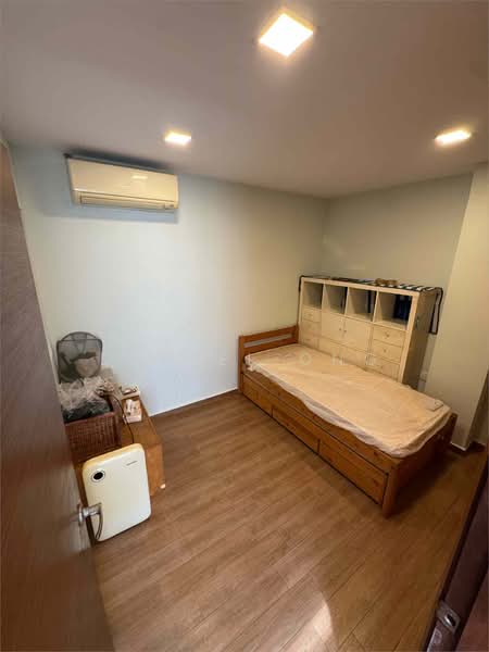 Sunrise Villa, Sunrise close, 4 Bedrooms, 2,500 sqft, Terraced House For Rent, by Daniel Ong, 500197032 - Bedroom - PropertyGuru.com.sg