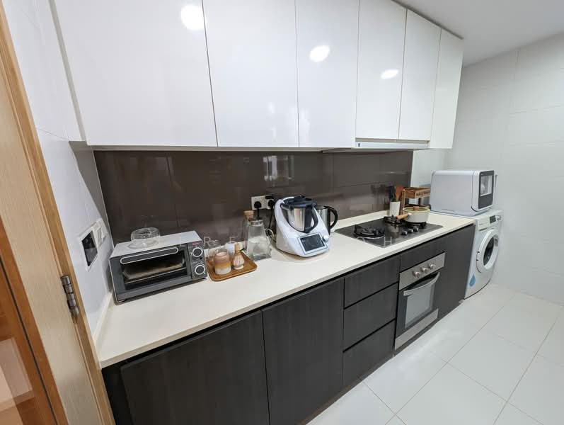Esparina Residences, 125 Compassvale Bow, 3 Bedrooms, 1,001 sqft, Executive Condominium For Rent, by Jeremy Koh, 500197055 - Kitchen - PropertyGuru.com.sg