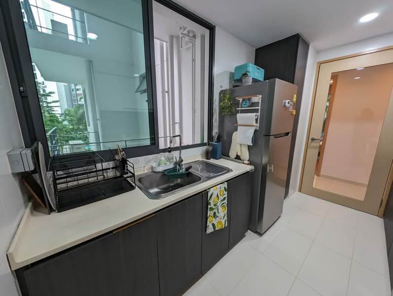 Esparina Residences, 125 Compassvale Bow, 3 Bedrooms, 1,001 sqft, Executive Condominium For Rent, by Jeremy Koh, 500197055 - Kitchen - PropertyGuru.com.sg