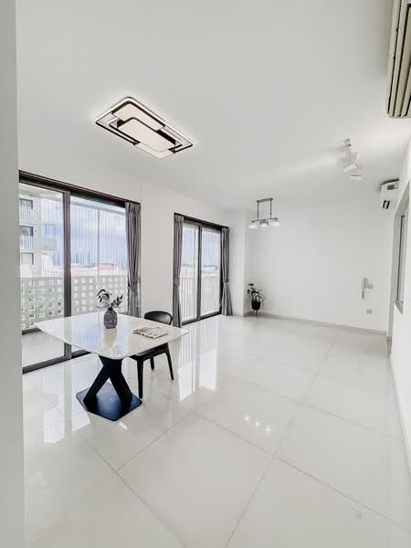 Sky Habitat, 7 Bishan Street 15, 3 Bedrooms, 1,216 sqft, Condominium For Sale, by Andrew Yek, 500197057 - Living Room - PropertyGuru.com.sg