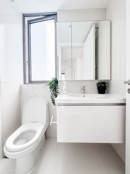 Sky Habitat, 7 Bishan Street 15, 3 Bedrooms, 1,216 sqft, Condominium For Sale, by Andrew Yek, 500197057 - Bathroom - PropertyGuru.com.sg