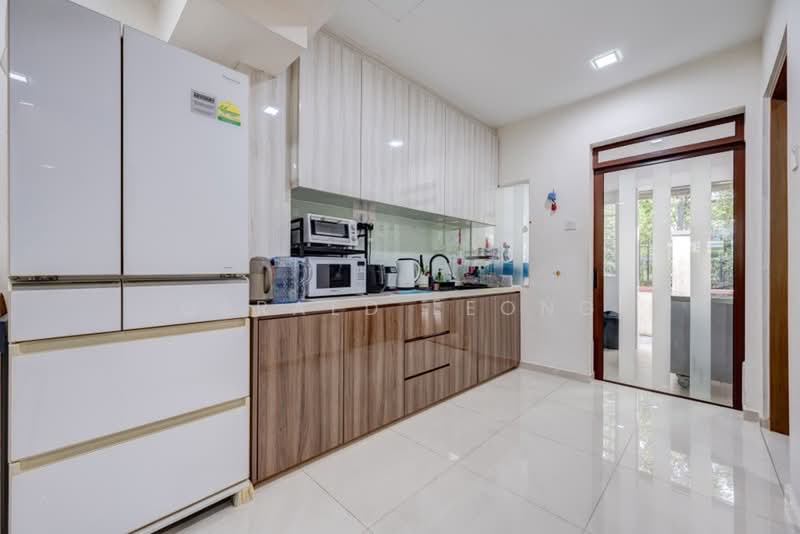 Peakview Estate, Peakville Avenue, 4 Bedrooms, 2,500 sqft, Terraced House For Sale, by Gerald Leong, 500197078 - Dry Kitchen - PropertyGuru.com.sg