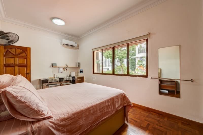 Peakview Estate, Peakville Avenue, 4 Bedrooms, 2,500 sqft, Terraced House For Sale, by Gerald Leong, 500197078 - Master Bedroom - PropertyGuru.com.sg
