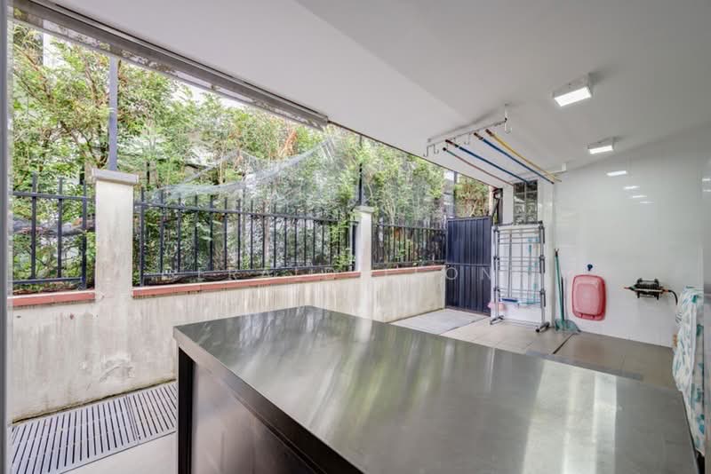 Peakview Estate, Peakville Avenue, 4 Bedrooms, 2,500 sqft, Terraced House For Sale, by Gerald Leong, 500197078 - Backyard and Wet Kitchen - PropertyGuru.com.sg