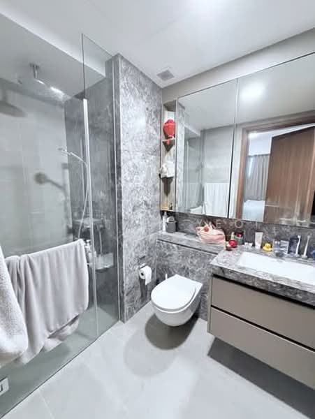 Stirling Residences, 21 Stirling Road, 2 Bedrooms, 678 sqft, Condominium For Rent, by Anthea Yeo 杨丽娇, 500197079 - Bathroom - PropertyGuru.com.sg