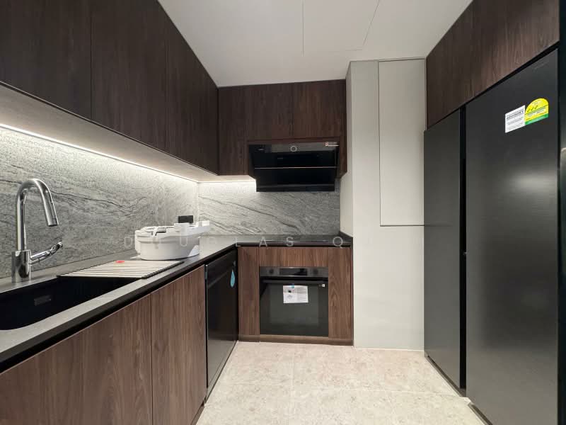Landed near Paragon, , 9 Bedrooms, 4,481 sqft, Terraced House For Rent, by Douglas Quah, 500197091 - Kitchen - PropertyGuru.com.sg
