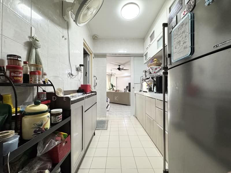 119D Rivervale Drive, 119D Rivervale Drive, 3 Bedrooms, 1,302 sqft, HDB Flat For Sale, by Derrick Dang, 500197097 - Kitchen - PropertyGuru.com.sg