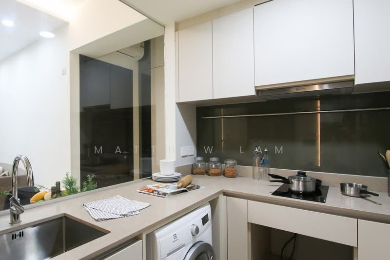 The Gazania, 5 How Sun Drive, 2 Bedrooms, 700 sqft, Condominium For Sale, by Matthew Lam, 500197100 - Kitchen - PropertyGuru.com.sg