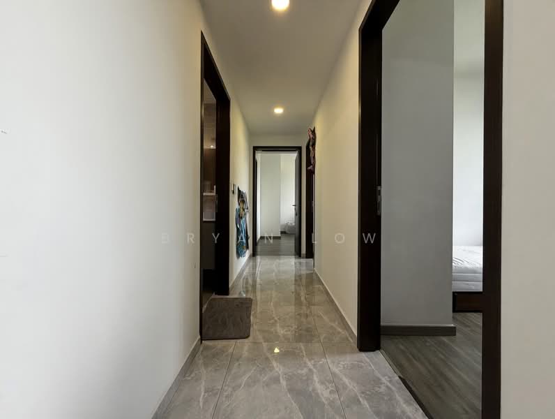 The Brownstone, 152 Canberra Drive, 3 Bedrooms, 915 sqft, Executive Condominium For Sale, by Bryan Low, 500197112 - Corridor - PropertyGuru.com.sg