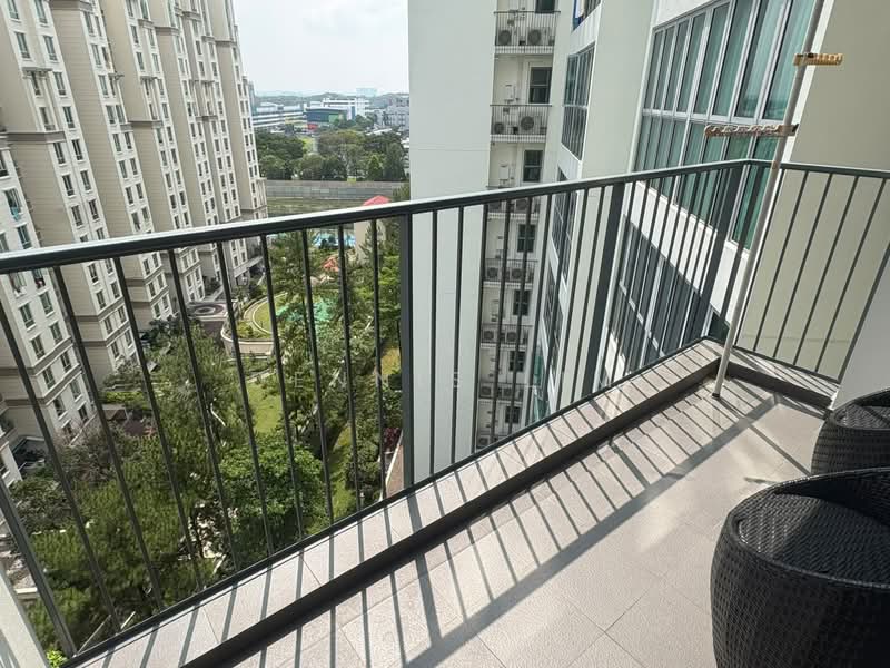 Eight Courtyards, 10 Canberra Drive, 2 Bedrooms, 861 sqft, Condominium For Sale, by Dennis Lim, 500197114 - Balcony - PropertyGuru.com.sg