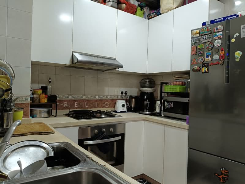 Tanglin Regency, 383 Tanglin Road, 3 Bedrooms, 1,109 sqft, Condominium For Sale, by Felicia Tan, 500197121 - Enclosed Kitchen - PropertyGuru.com.sg