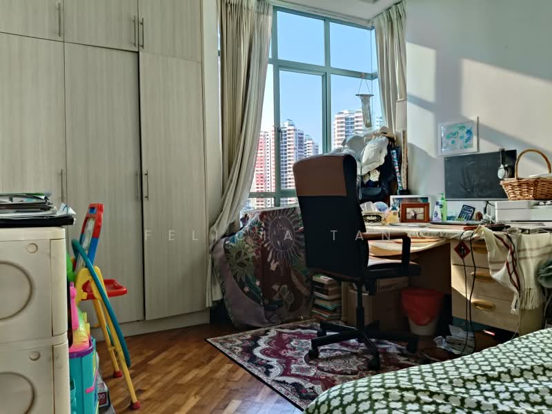 Tanglin Regency, 383 Tanglin Road, 3 Bedrooms, 1,109 sqft, Condominium For Sale, by Felicia Tan, 500197121 - Bedroom 3 - PropertyGuru.com.sg