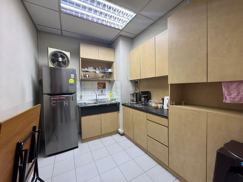 Ubi Techpark, 10 Ubi Crescent, 5,404 sqft, Light Industrial (B1) For Sale, by Christina Chi, 500197125 - Kitchen - CommercialGuru.com.sg