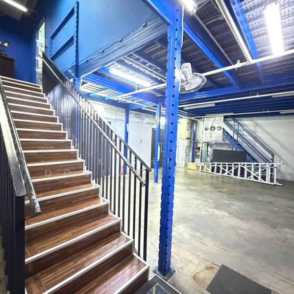 Primax, 22 New Industrial Road, 2,938 sqft, Light Industrial (B1) For Rent, by Kishin Doulatram (Kenny D), 500197128 - MAIN STAIRWAYS TO MEZZANINE LEVEL - CommercialGuru.com.sg