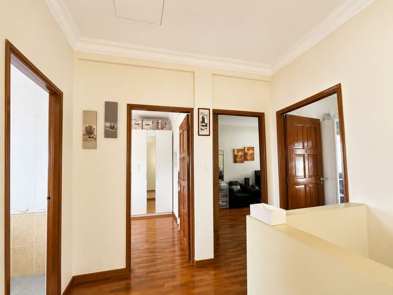 Hillview Garden Estate, , 4 Bedrooms, 2,246 sqft, Terraced House For Sale, by Eve Lim, 500197130 - Corridor - PropertyGuru.com.sg