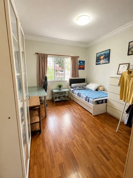 Hillview Garden Estate, , 4 Bedrooms, 2,246 sqft, Terraced House For Sale, by Eve Lim, 500197130 - Bedroom - PropertyGuru.com.sg