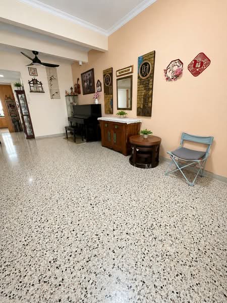 Hillview Garden Estate, , 4 Bedrooms, 2,246 sqft, Terraced House For Sale, by Eve Lim, 500197130 - Living Room - PropertyGuru.com.sg