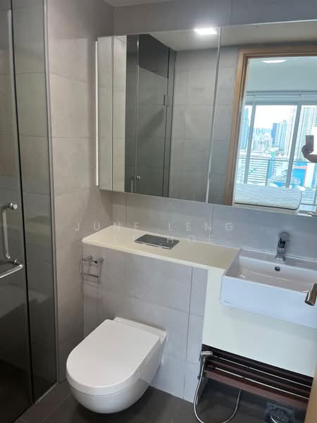 Eight Riversuites, 2 Whampoa East, 2 Bedrooms, 700 sqft, Condominium For Rent, by June Leng Yee Hoe, 500197145 - Bathroom - PropertyGuru.com.sg