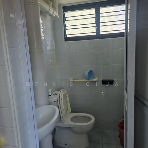 545 Bedok North Street 3, 545 Bedok North Street 3, 2 Bedrooms, 700 sqft, HDB Flat For Sale, by Dennis Chua, 500197149 - Bathroom - PropertyGuru.com.sg