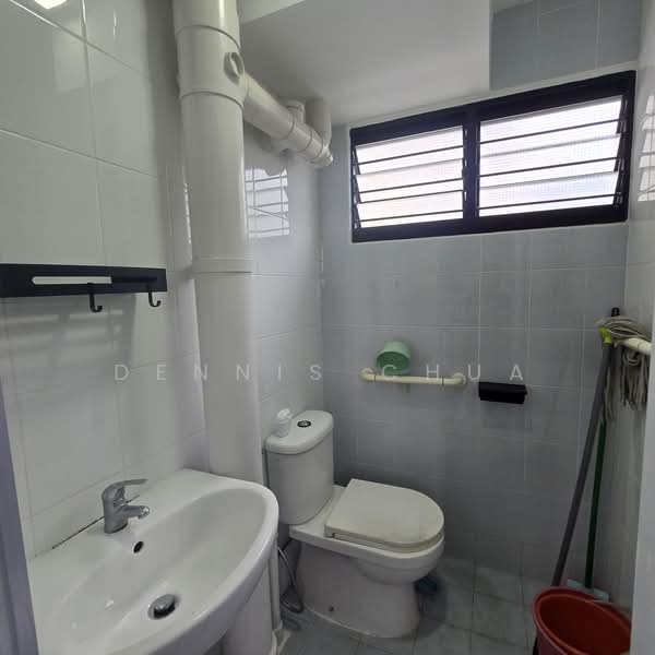 545 Bedok North Street 3, 545 Bedok North Street 3, 2 Bedrooms, 700 sqft, HDB Flat For Sale, by Dennis Chua, 500197149 - Bathroom - PropertyGuru.com.sg