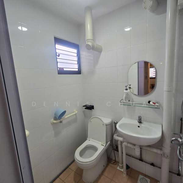 545 Bedok North Street 3, 545 Bedok North Street 3, 2 Bedrooms, 700 sqft, HDB Flat For Sale, by Dennis Chua, 500197149 - Bathroom - PropertyGuru.com.sg