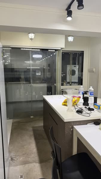 653 Jalan Tenaga, 653 Jalan Tenaga, 4 Bedrooms, 1,335 sqft, HDB Flat For Sale, by Jasmine Fung, 500197164 - Kitchen - PropertyGuru.com.sg